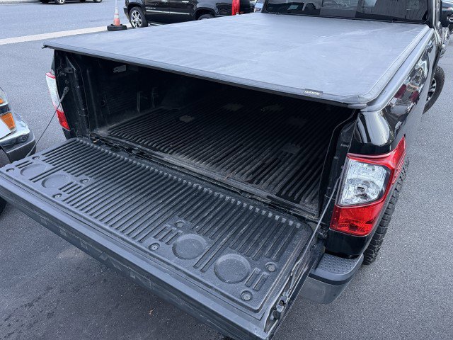 Used 2017 Nissan Titan SV image 20