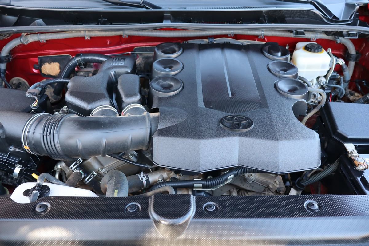 Used 2015 Toyota 4Runner Limited image 41