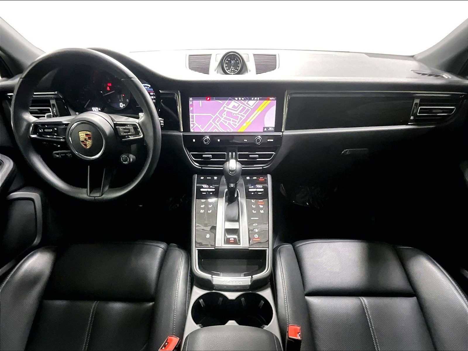 Used 2025 Porsche Macan image 16