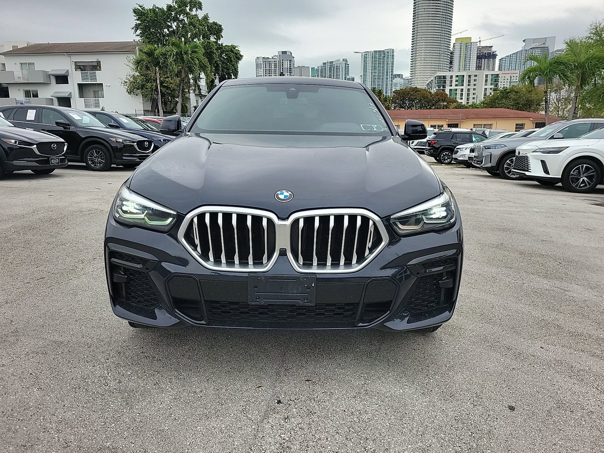 Used 2022 BMW X6 xDrive40i w/ M Sport Package image 3