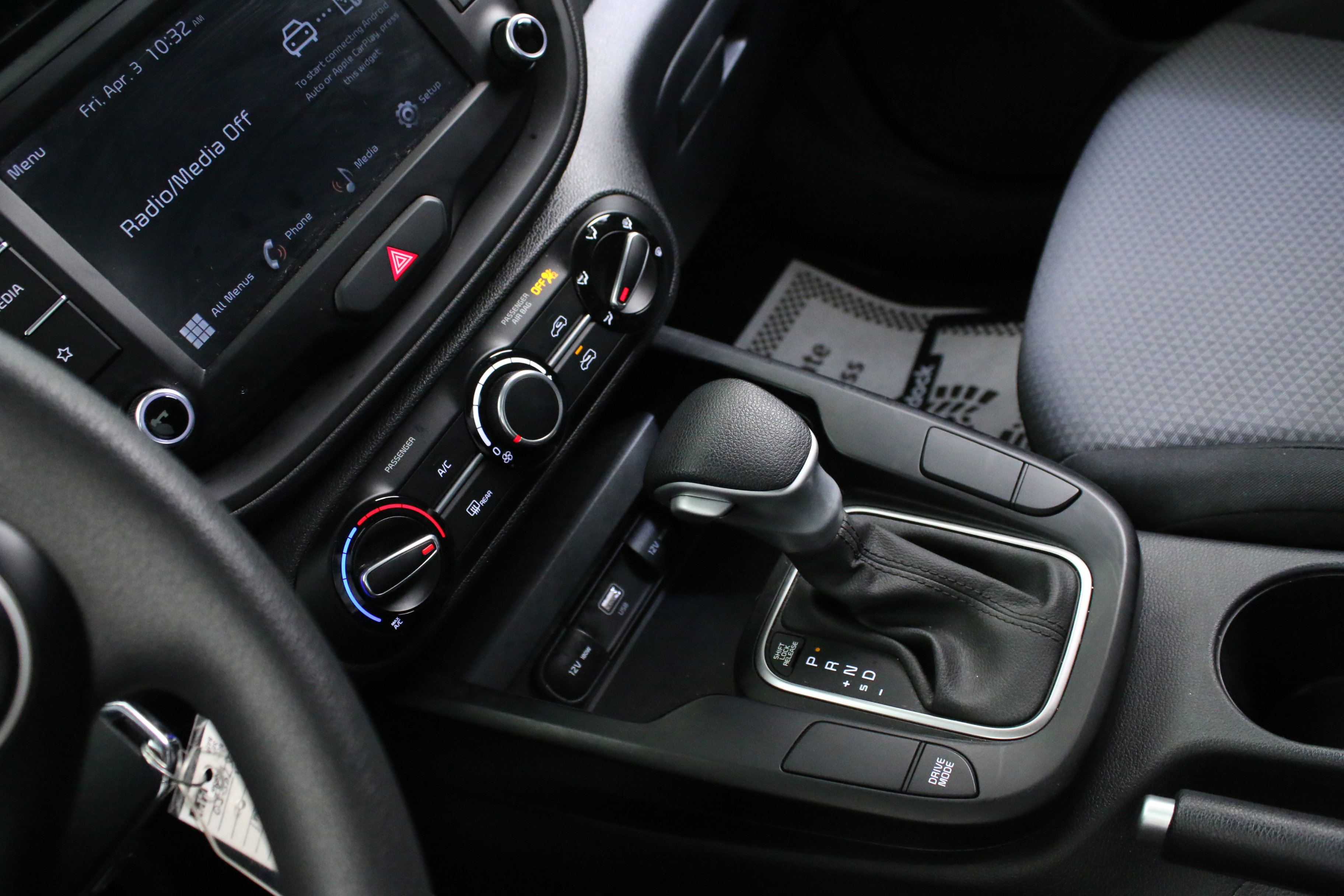 Used 2023 Kia Soul LX w/ LX Technology Package FWD image 19