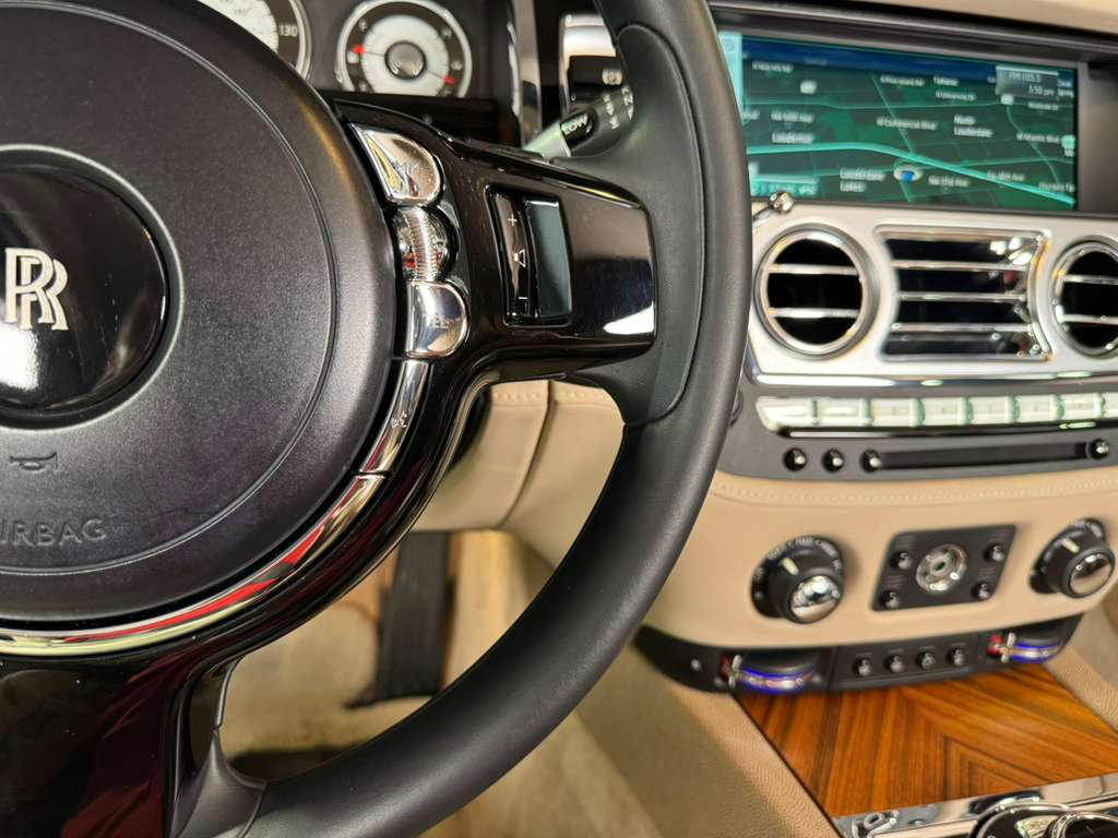 Used 2014 Rolls-Royce Wraith image 18