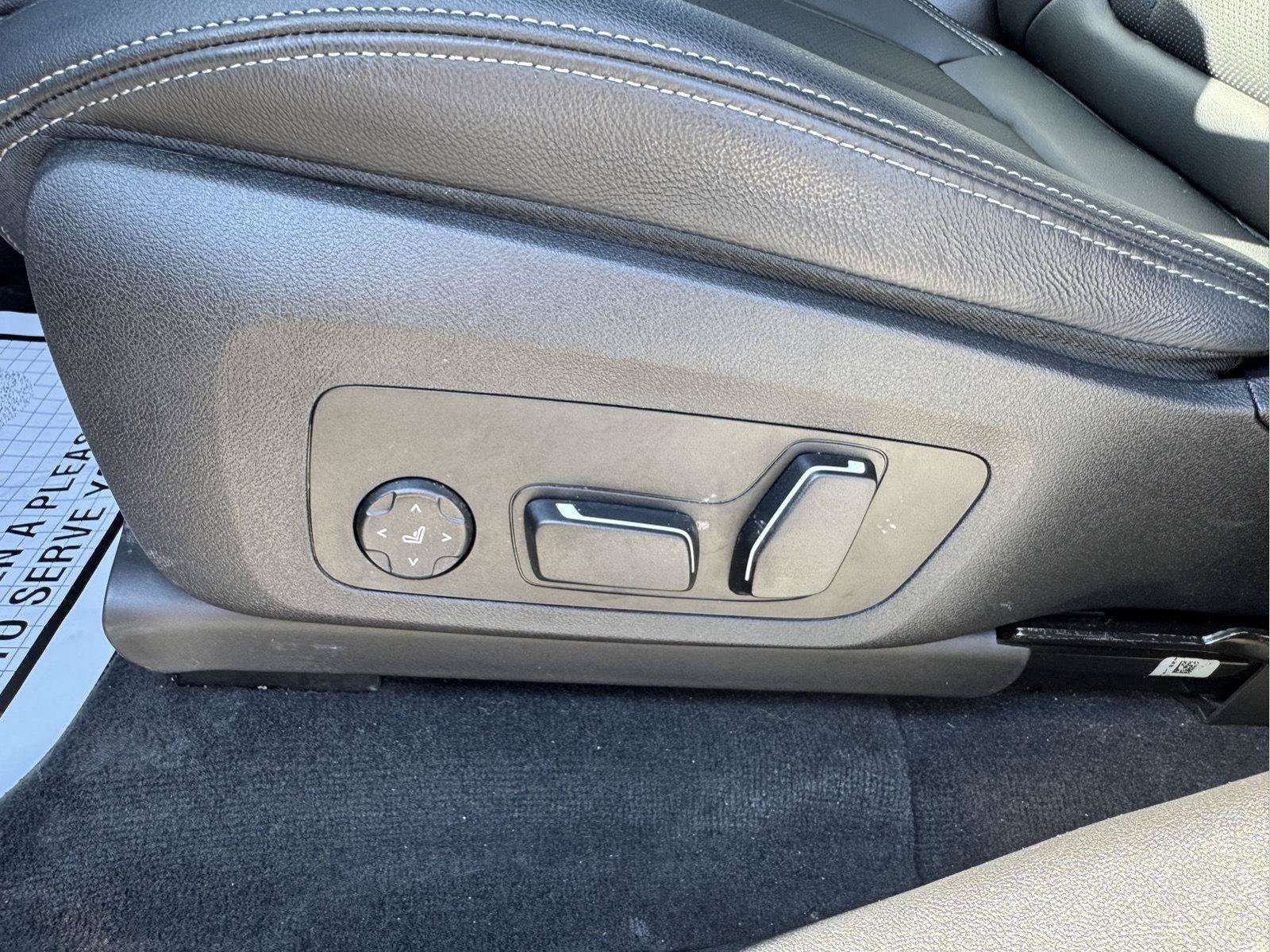 Used 2025 BMW X4 xDrive30i AWD/4WD image 15