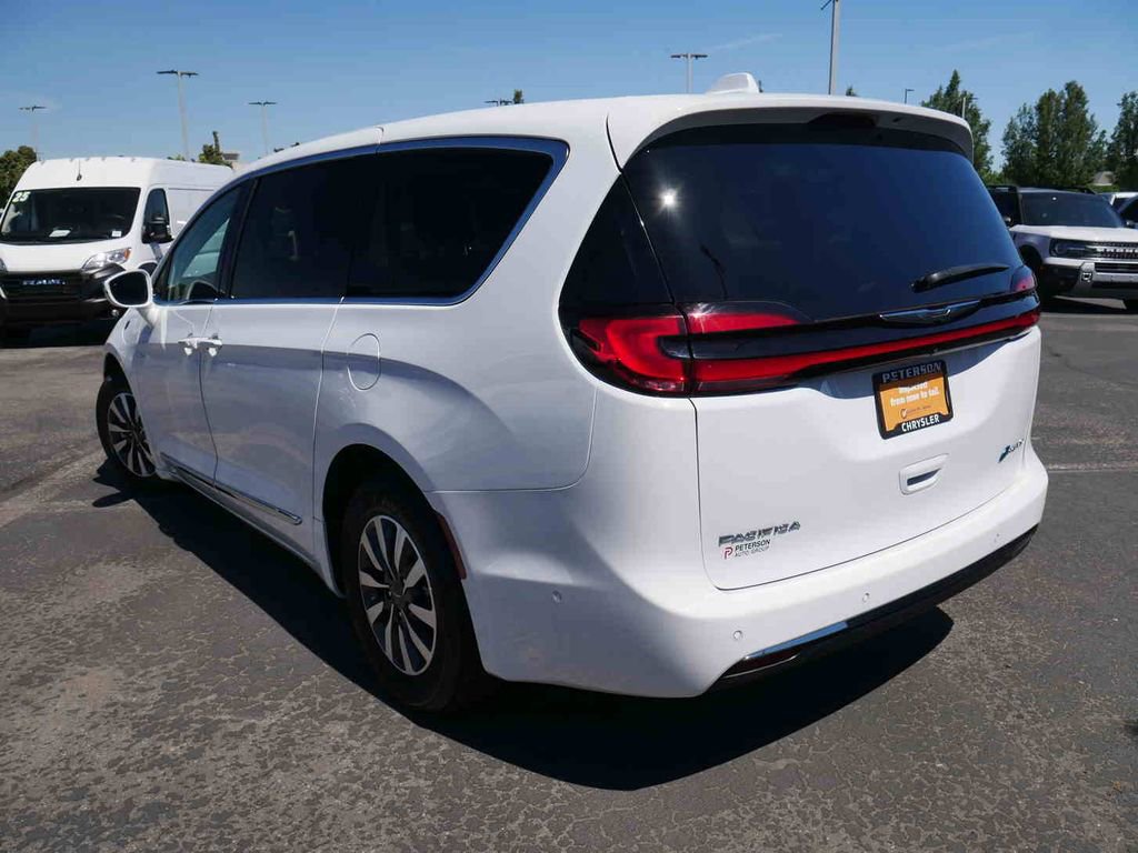 Certified 2022 Chrysler Pacifica Limited FWD image 19