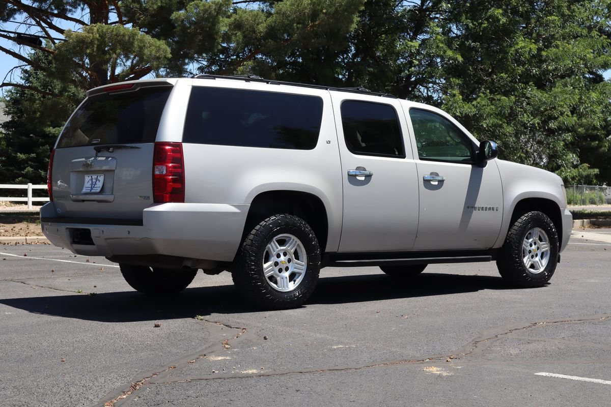 Used 2008 Chevrolet Suburban LT w/ LT Preferred Equipment Group AWD/4WD image 5