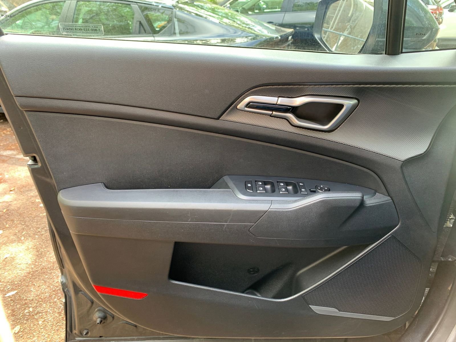 Used 2025 Kia Sportage LX FWD image 18