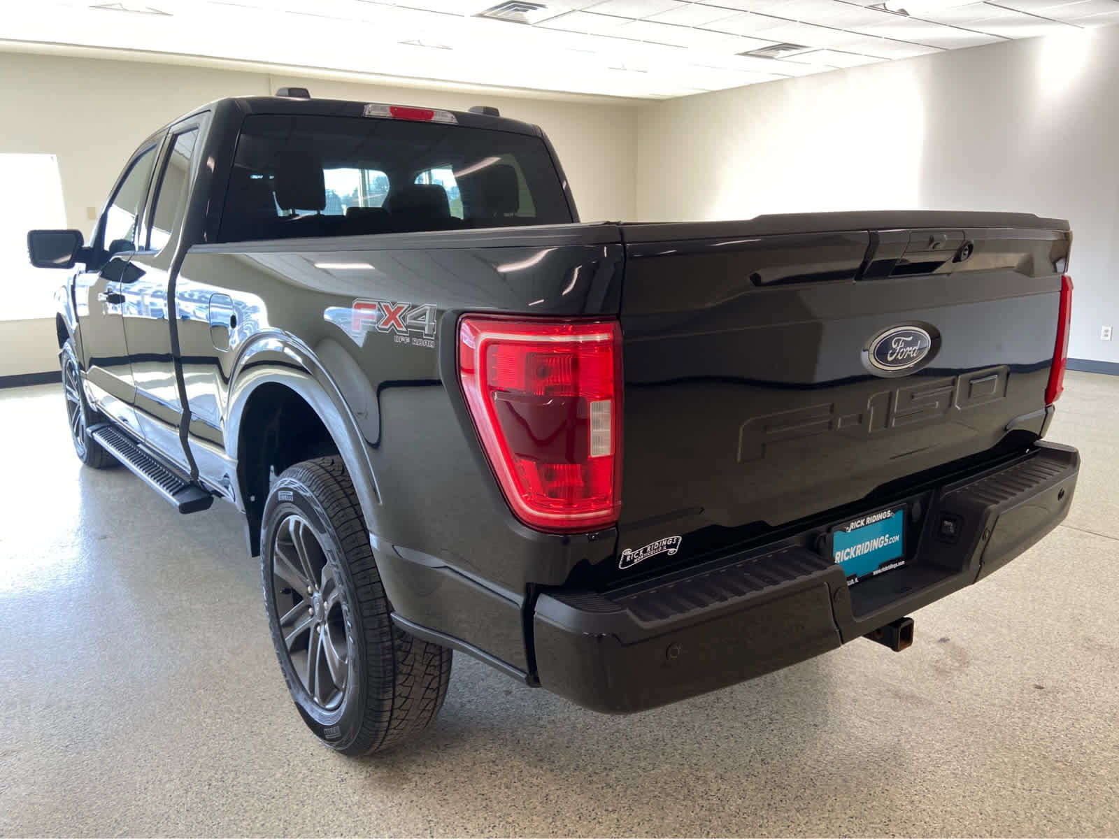 Used 2023 Ford F150 XLT w/ Equipment Group 302A High image 8