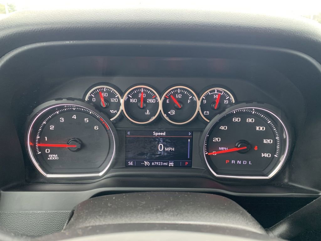 Used 2022 Chevrolet Silverado 2500 Custom w/ Custom Value Package image 10