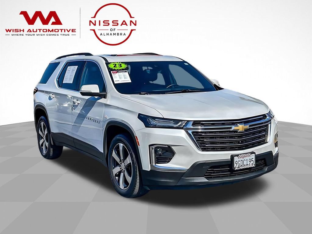Used 2023 Chevrolet Traverse LT w/ LT Premium Package FWD image 4