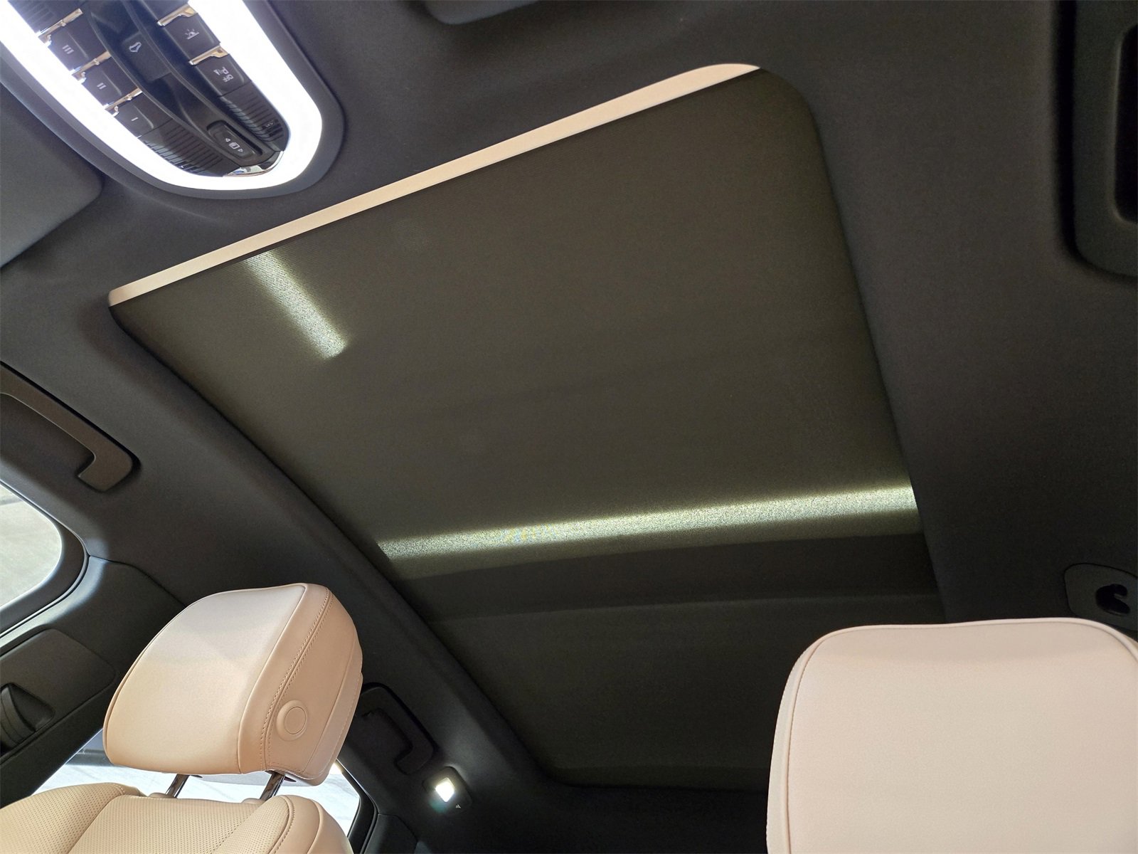 New 2025 Porsche Macan image 16