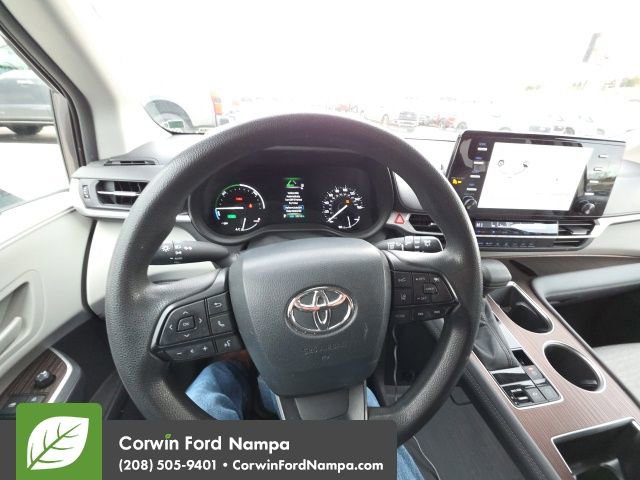 Used 2022 Toyota Sienna LE image 21