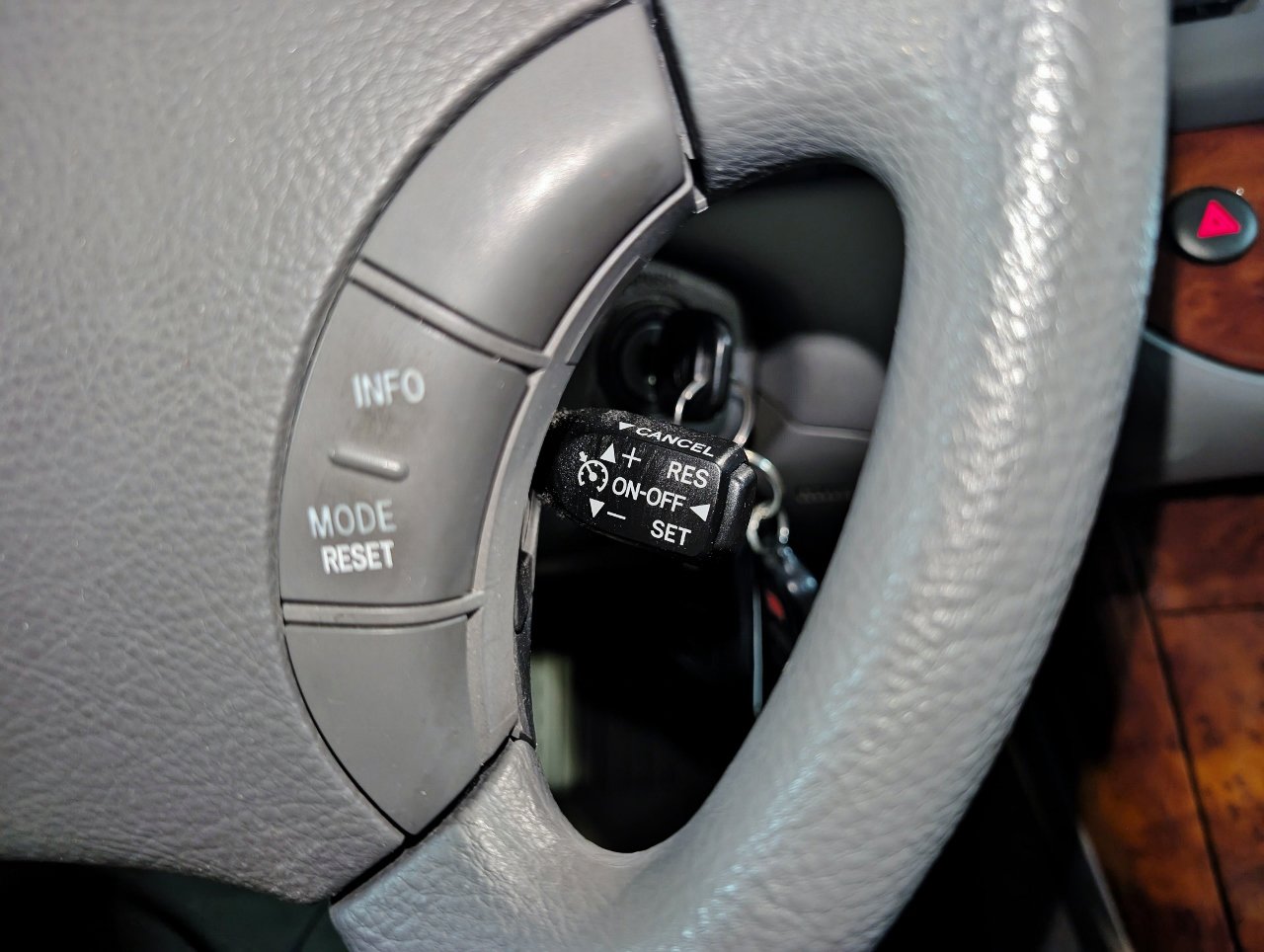 Used 2005 Toyota Camry XLE FWD image 42