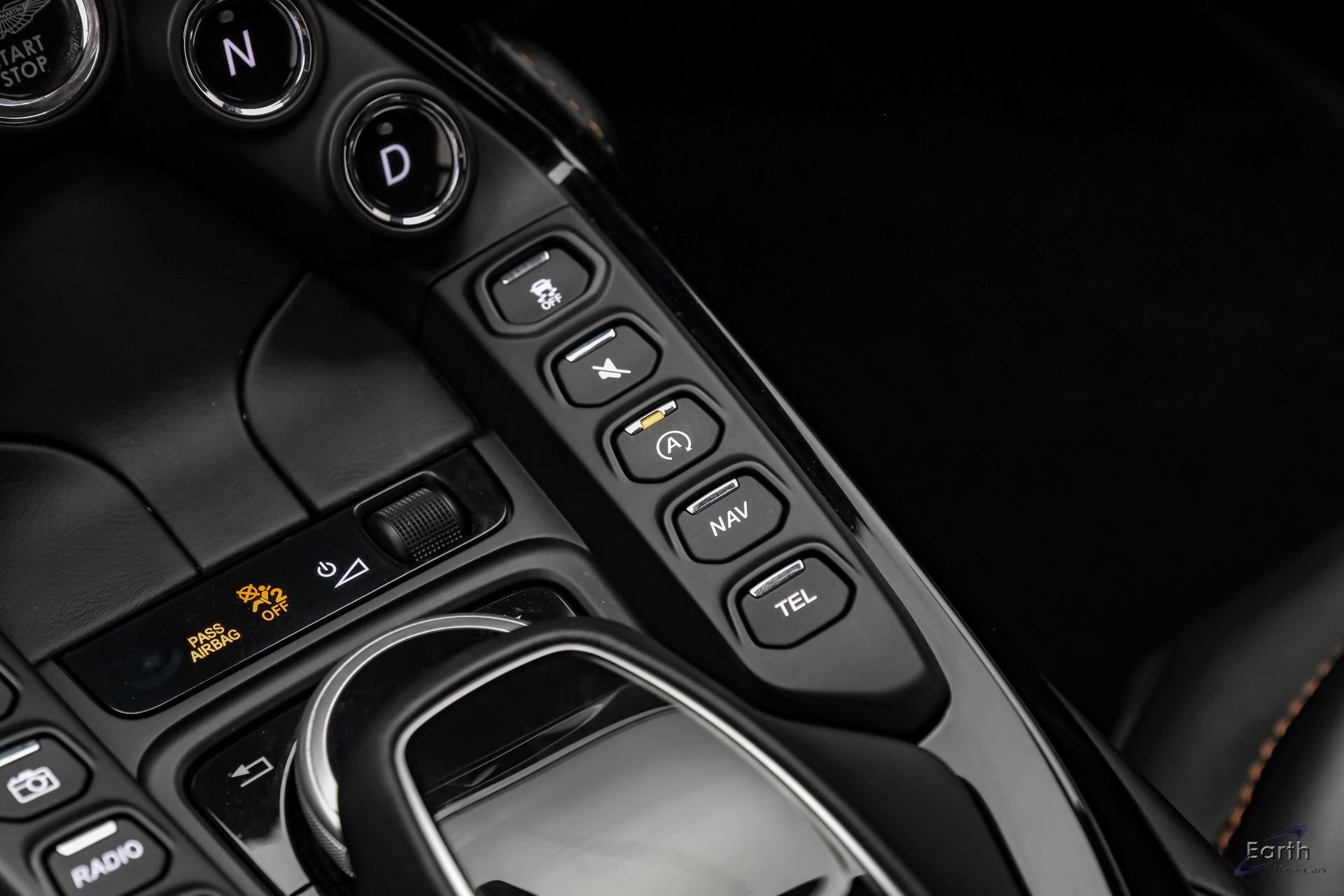 Used 2020 Aston Martin V8 Vantage Coupe RWD image 66