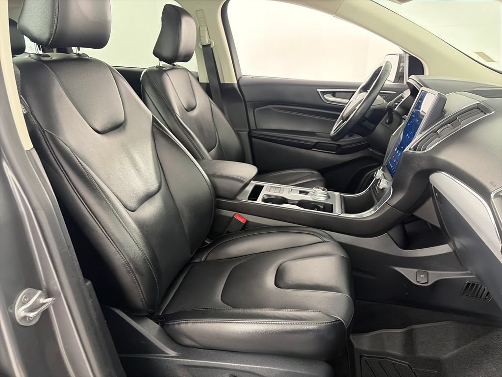 Certified 2022 Ford Edge Titanium AWD/4WD image 31