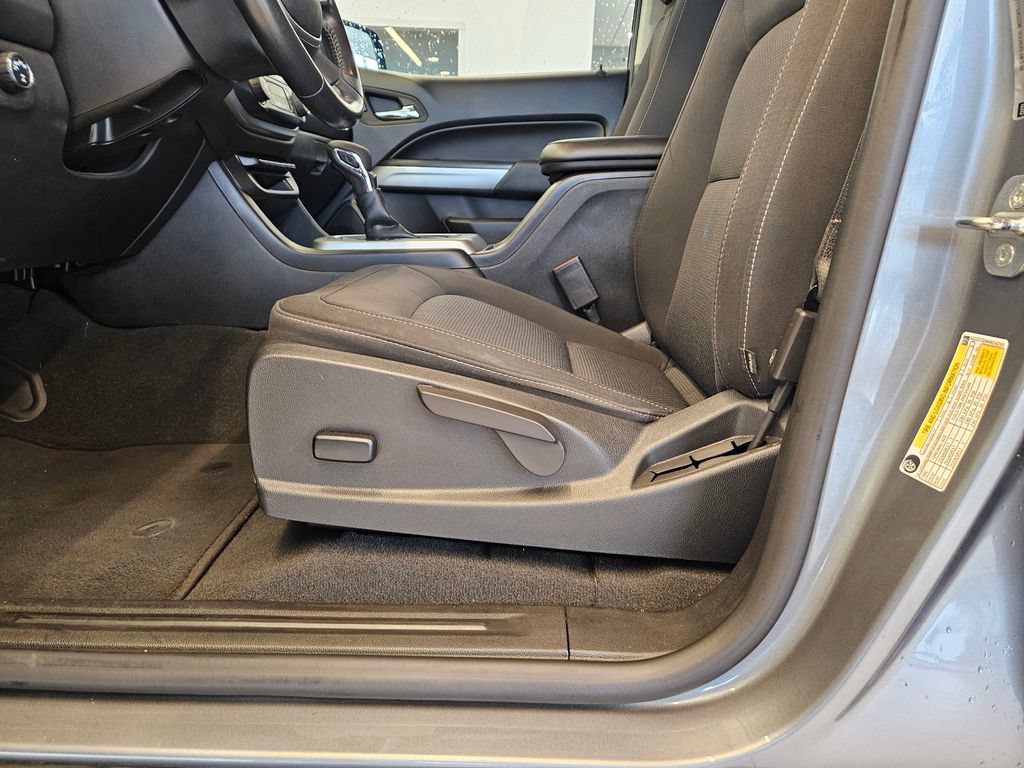 Used 2022 Chevrolet Colorado LT w/ Safety Package AWD/4WD image 13