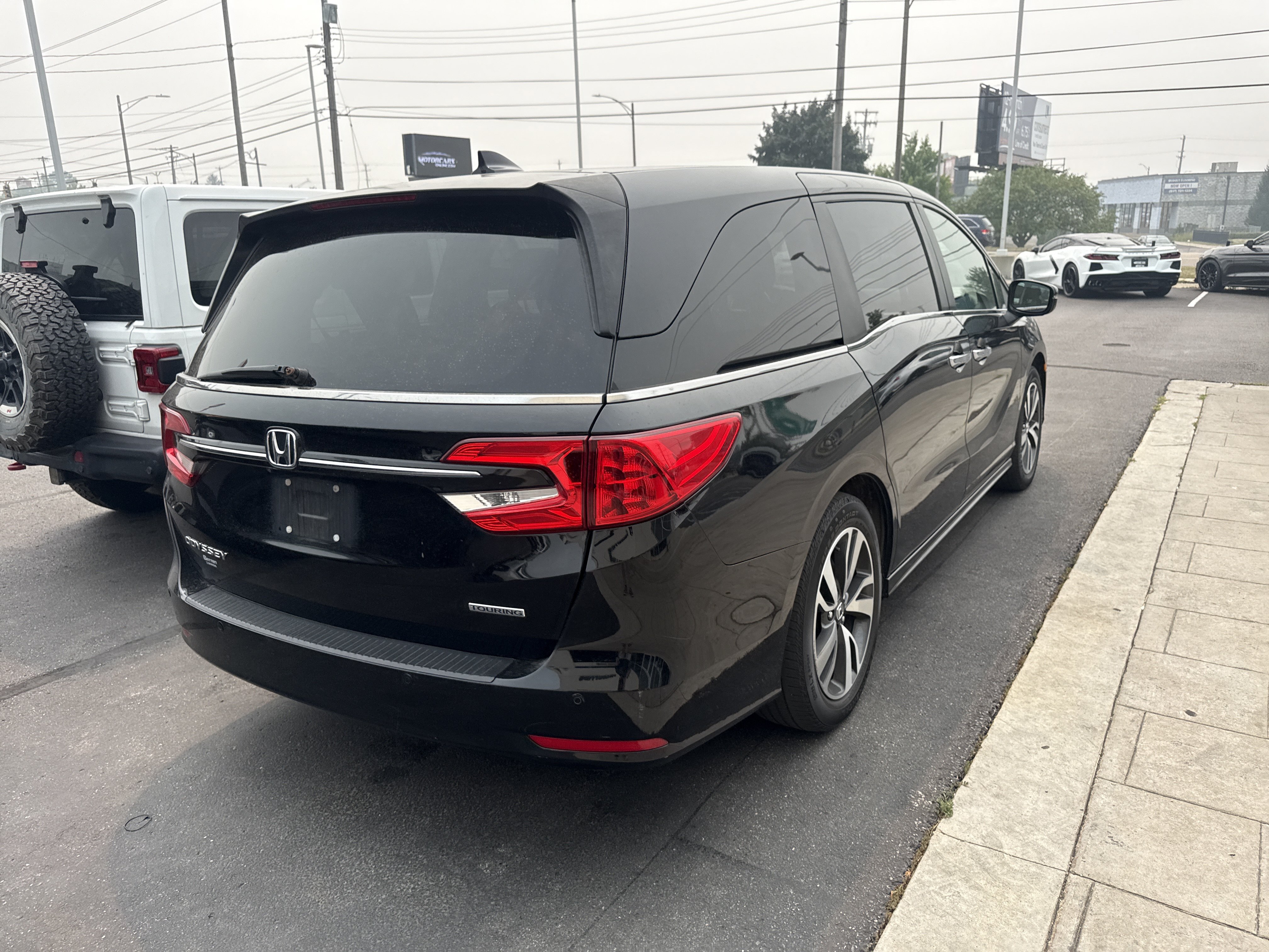 Used 2021 Honda Odyssey Touring image 3