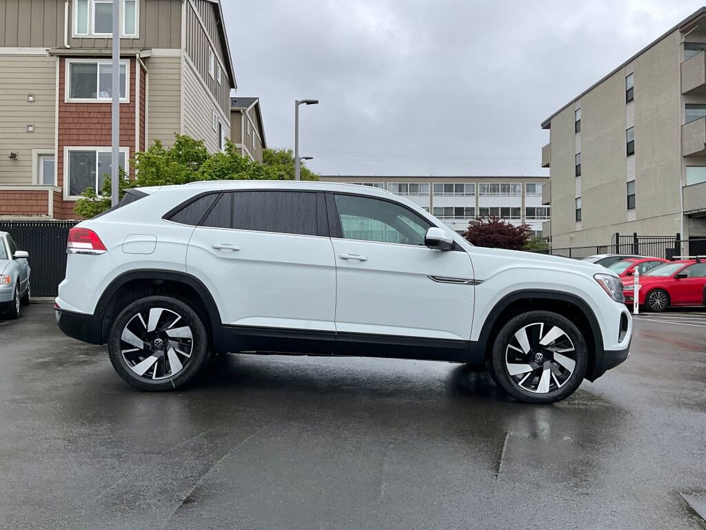 New 2025 Volkswagen Atlas Cross Sport SE image 10