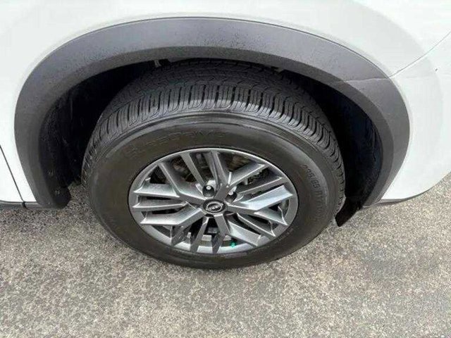 Used 2024 Nissan Rogue S image 13