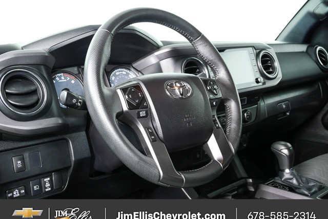 Used 2022 Toyota Tacoma TRD Sport w/ Technology Package AWD/4WD image 4