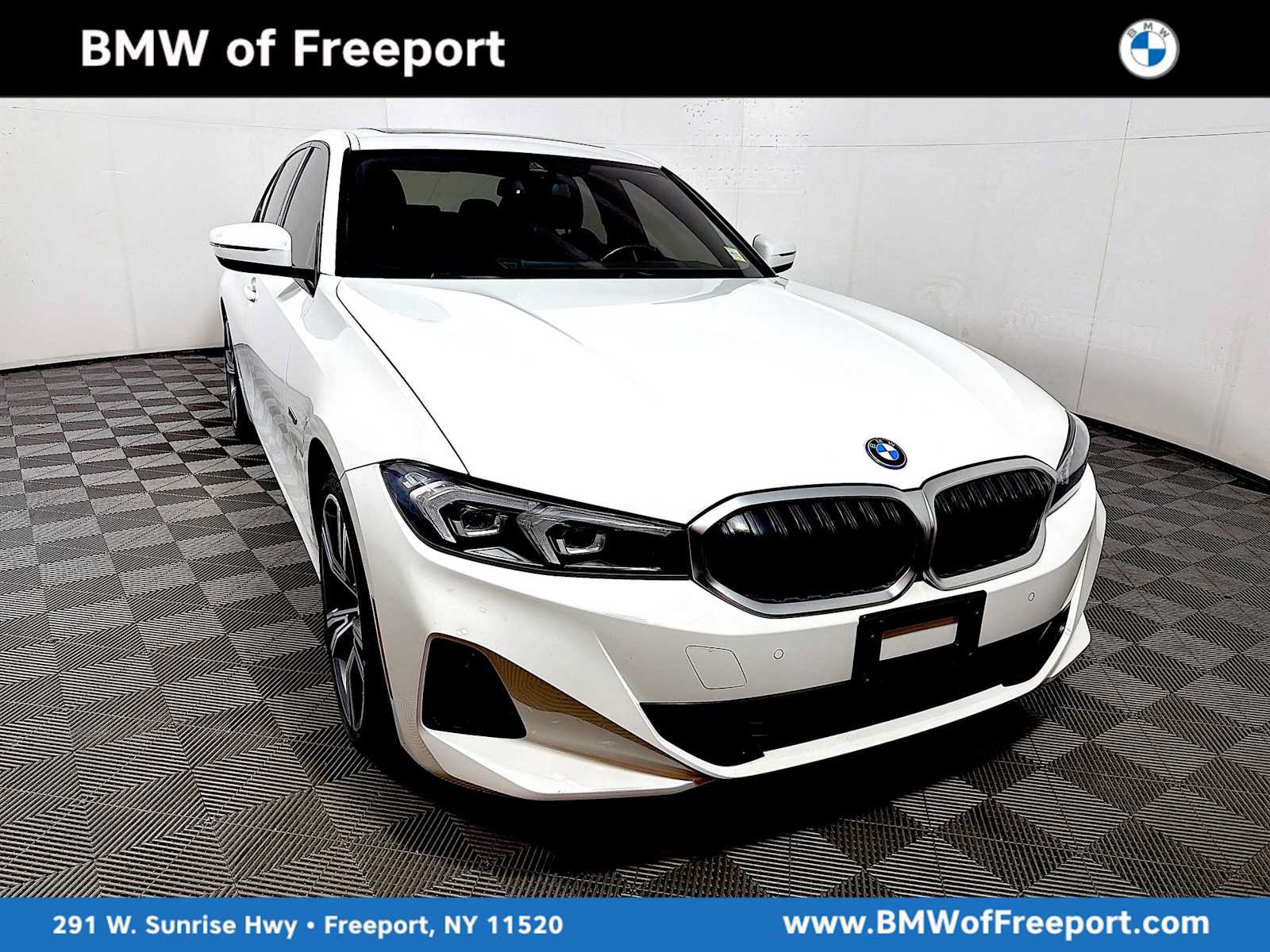 Certified 2023 BMW 330e xDrive w/ Premium Package AWD/4WD image 1