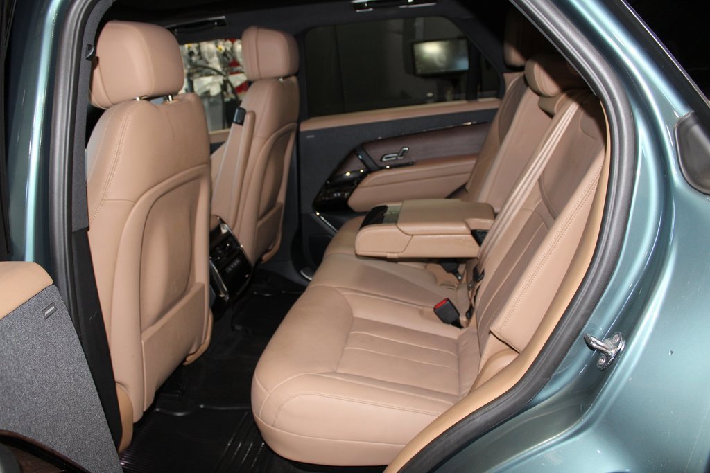 Used 2024 Land Rover Range Rover Sport SE image 16