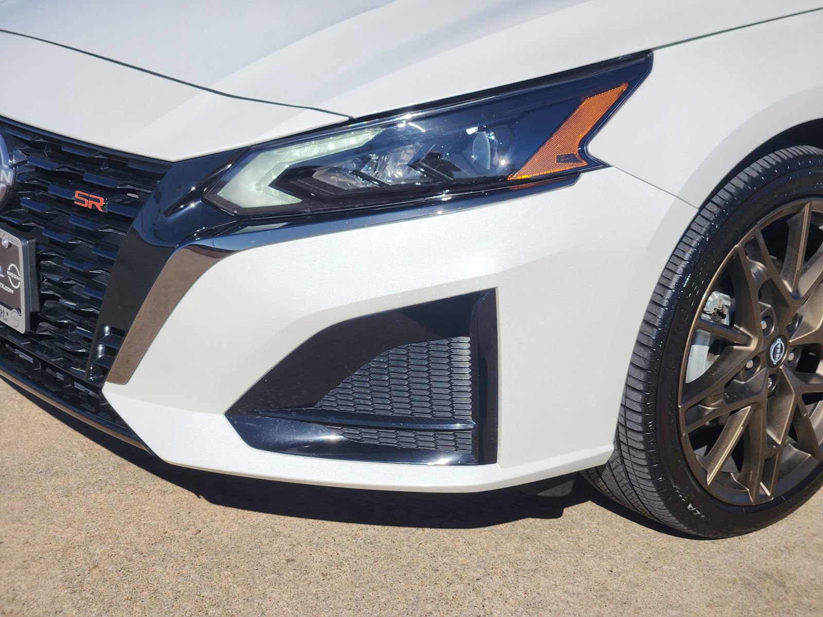 Used 2025 Nissan Altima 2.5 SR w/ SR Premium Package image 9