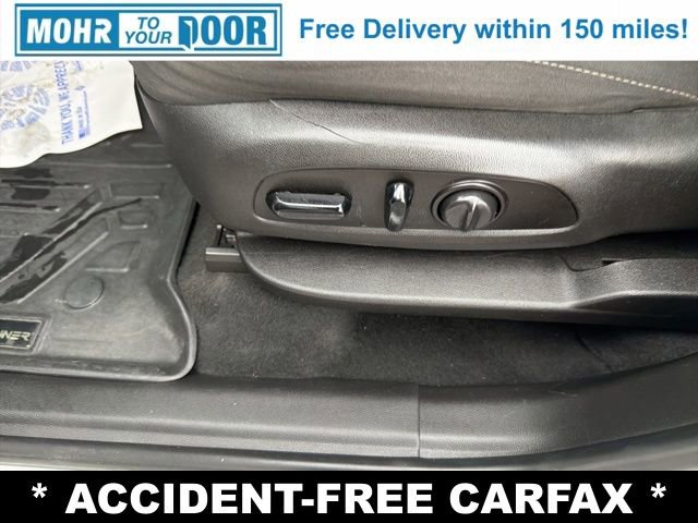 Used 2018 Chevrolet Traverse LT image 12