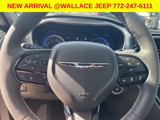 Used 2023 Chrysler Pacifica Touring-L w/ S Appearance Package AWD/4WD image 14