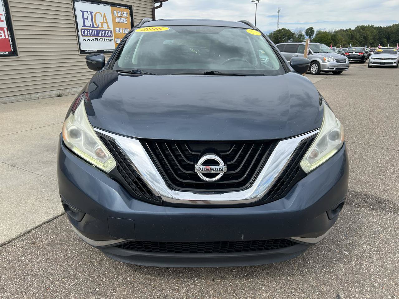 Used 2016 Nissan Murano SV FWD image 2