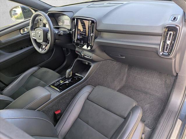 Used 2022 Volvo XC40 T5 R-Design w/ Climate Package AWD/4WD image 24