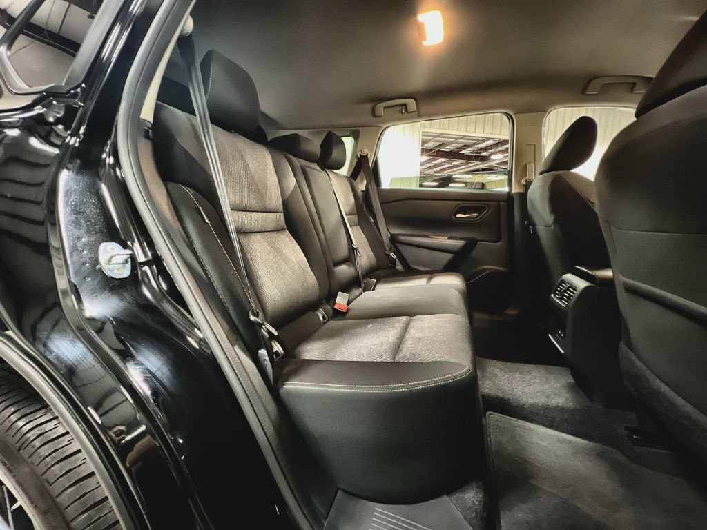 Used 2025 Nissan Rogue SV FWD image 24
