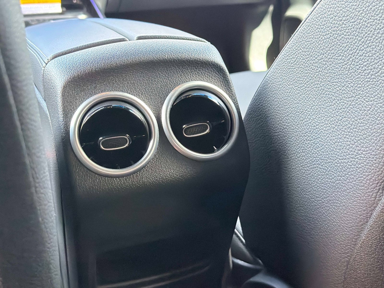 Used 2026 Mercedes-Benz GLB 250 4MATIC image 33