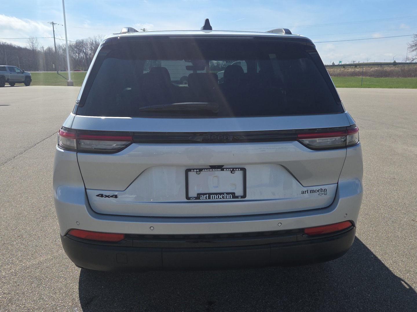 Used 2025 Jeep Grand Cherokee Altitude image 4