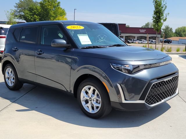 Certified 2025 Kia Soul LX w/ LX Technology Package FWD image 6