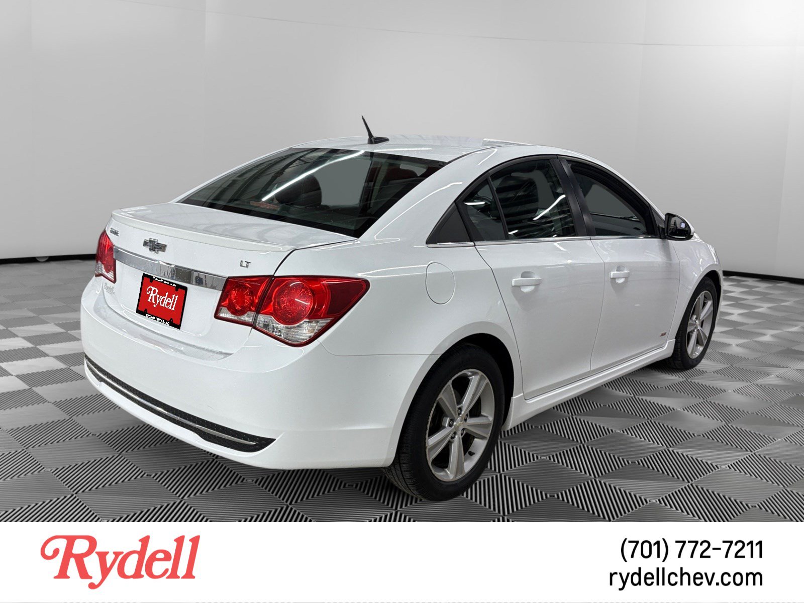 Used 2014 Chevrolet Cruze LT w/ RS Package FWD image 5
