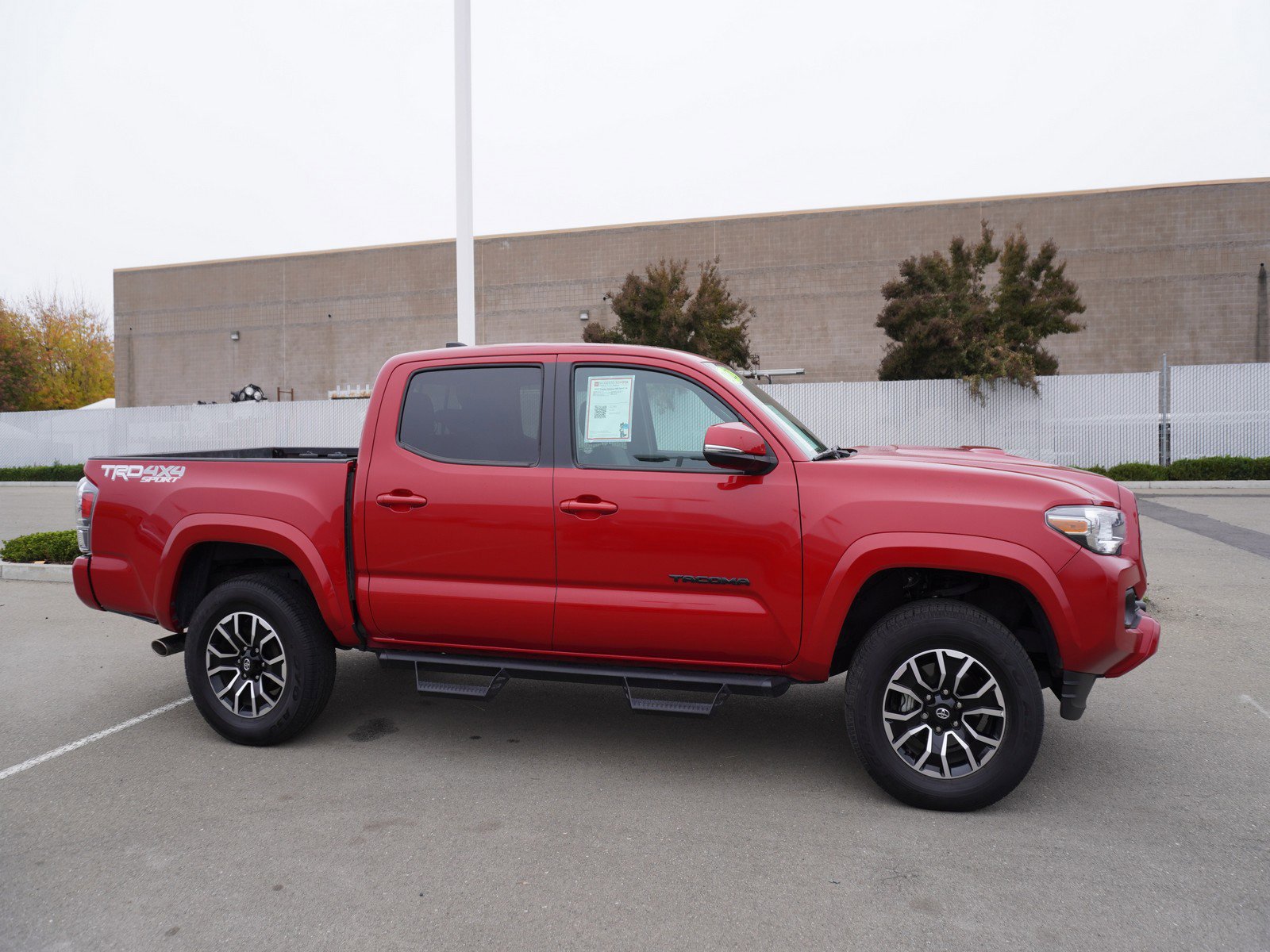 Used 2022 Toyota Tacoma TRD Sport image 4