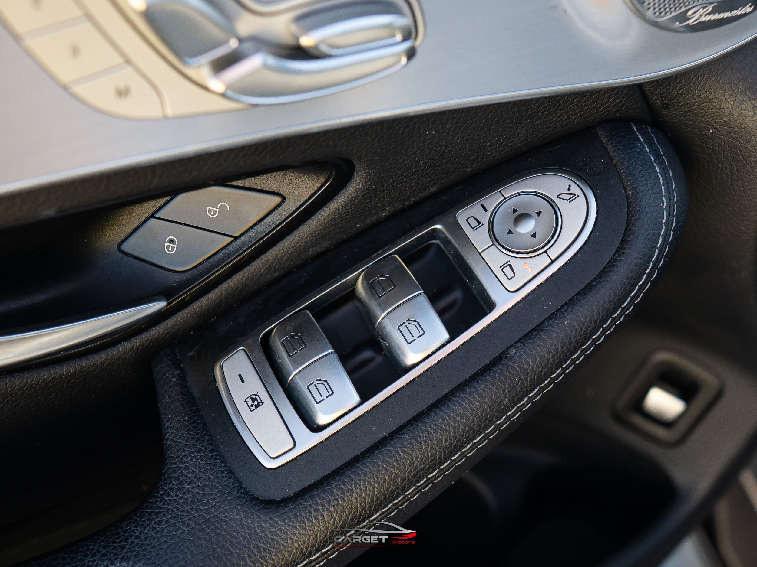 Used 2019 Mercedes-Benz GLC 300 4MATIC w/ Multimedia Package image 36