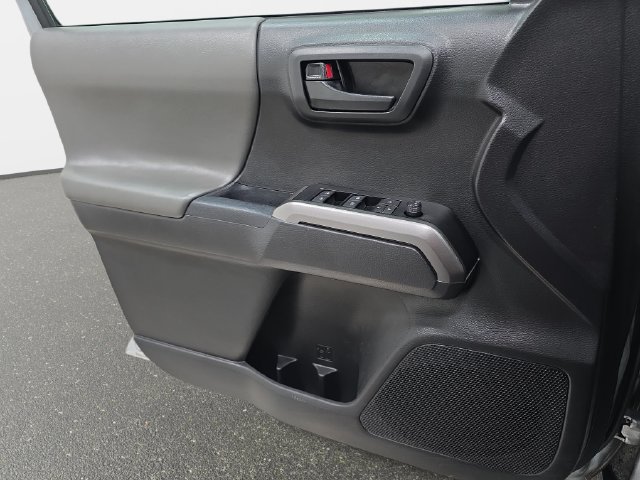 Certified 2023 Toyota Tacoma SR5 AWD/4WD image 22