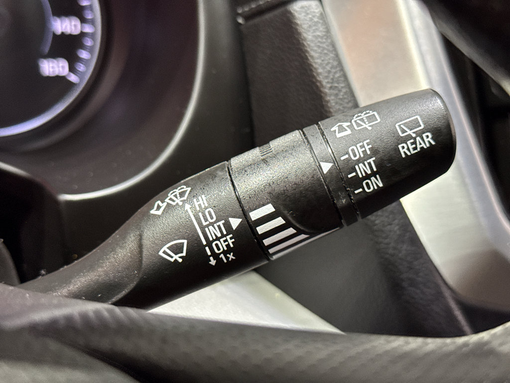 Used 2022 GMC Terrain SLE w/ Driver Convenience Package FWD image 26