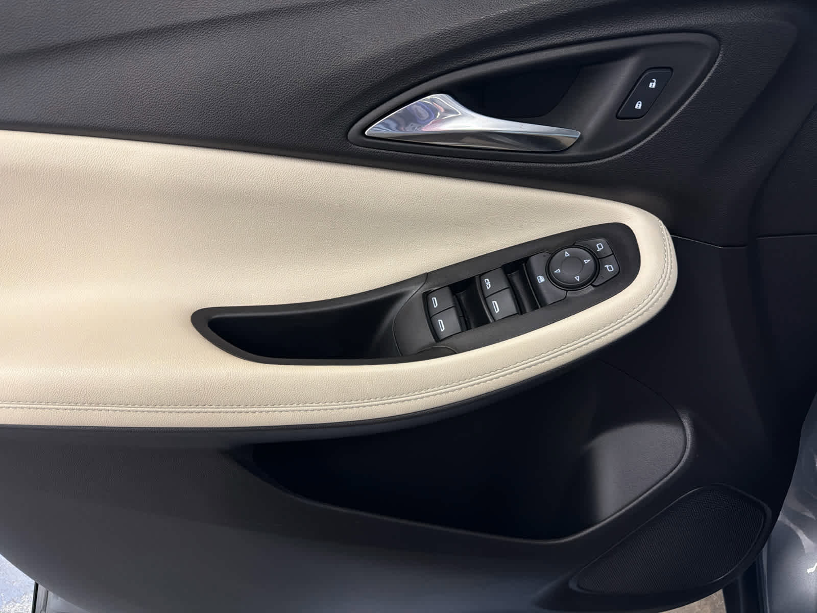 Certified 2023 Buick Encore GX Preferred w/ Cold Weather Comfort Package image 16