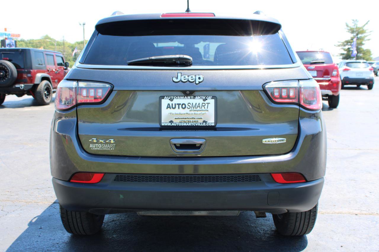 Used 2017 Jeep Compass Latitude w/ Cold Weather Group AWD/4WD image 5