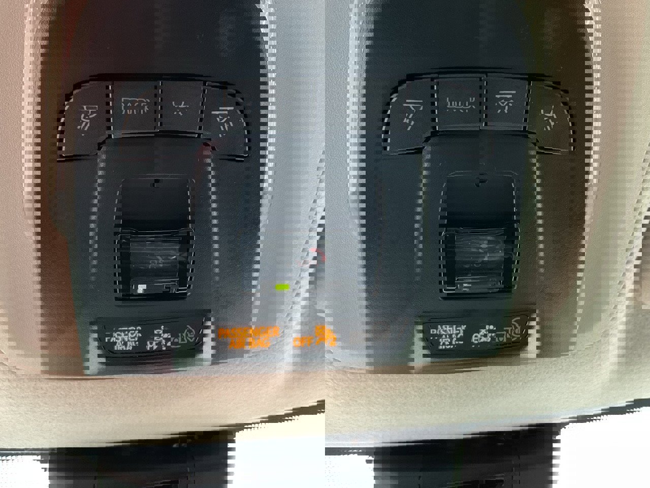 Used 2025 Toyota Corolla LE image 27