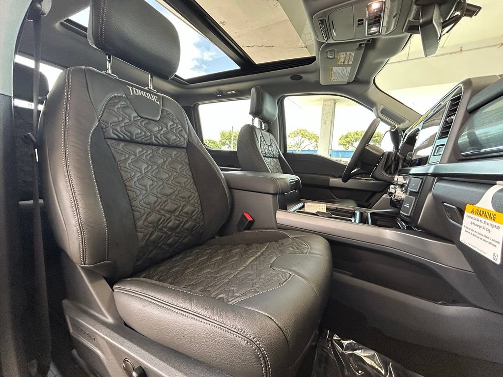 New 2026 Ford F250 Lariat w/ Black Appearance Package AWD/4WD image 29