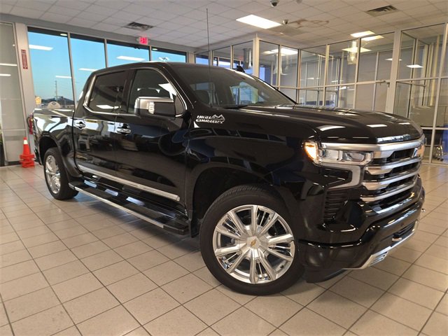Used 2025 Chevrolet Silverado 1500 High Country w/ High Country Premium Package image 2