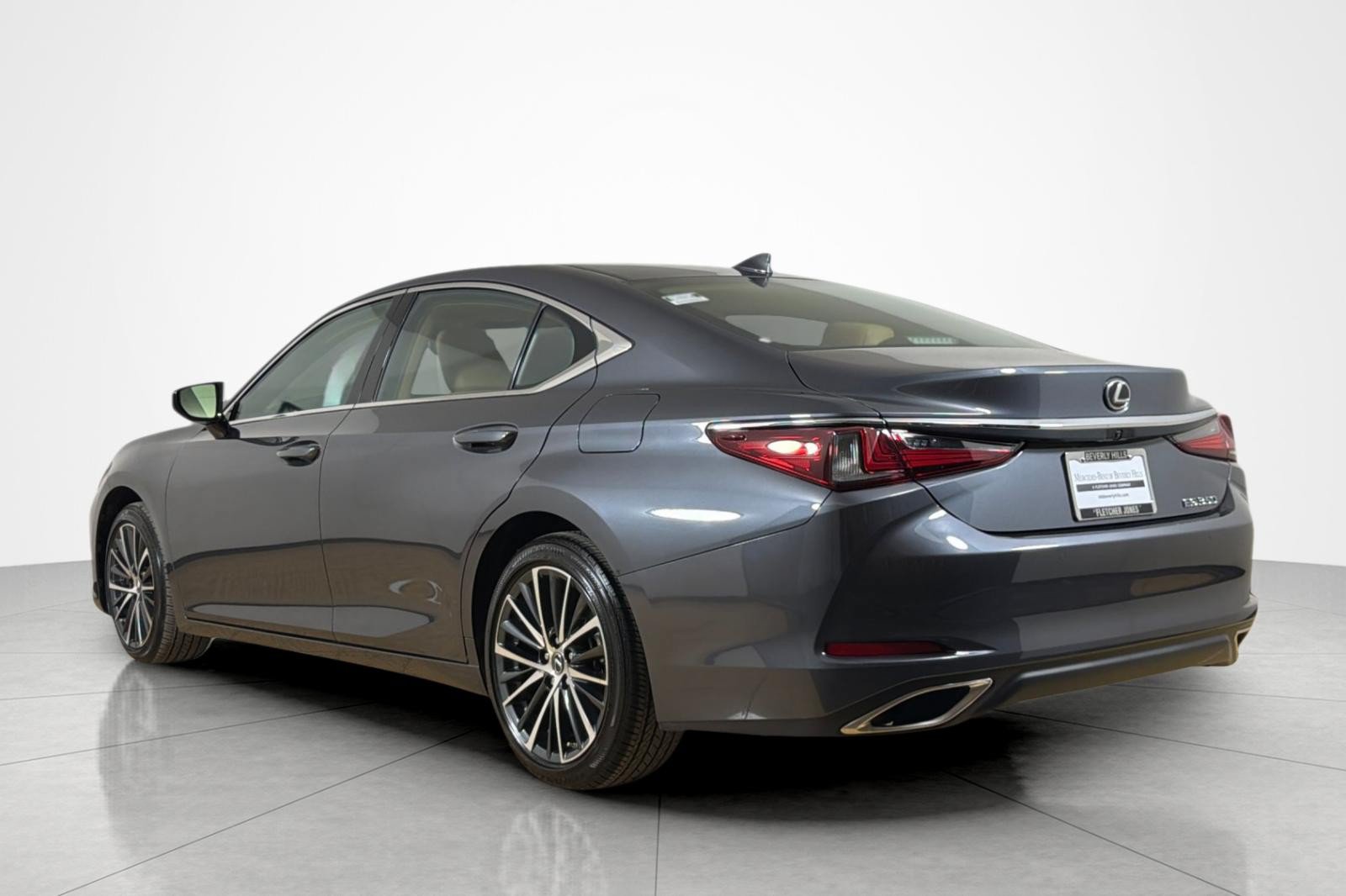 Used 2024 Lexus ES 350 w/ Premium Package FWD image 3