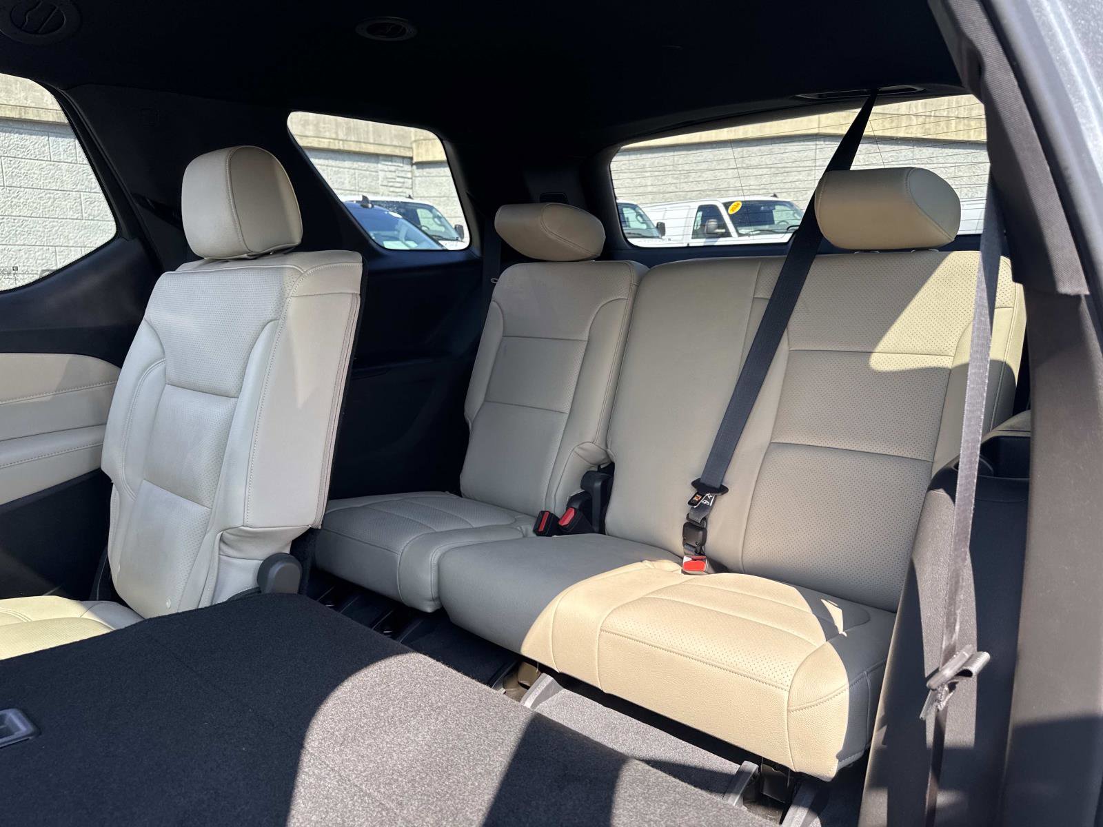 Used 2023 Chevrolet Traverse LS image 23