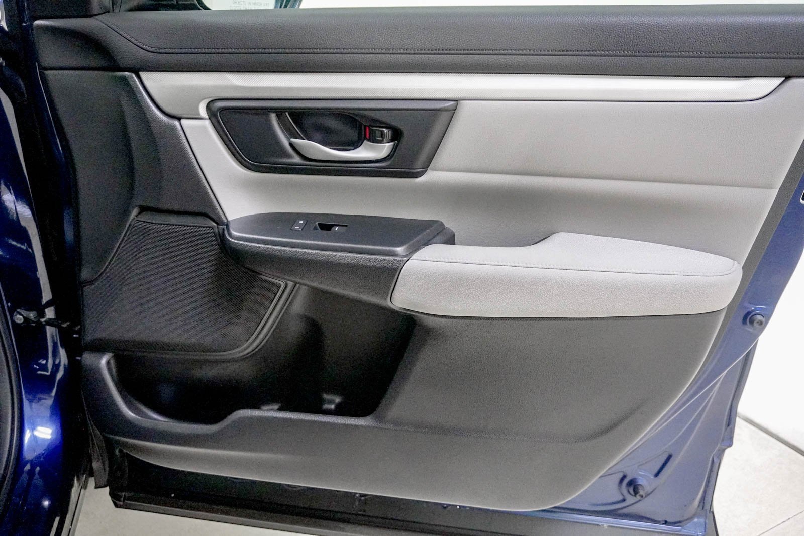 Used 2020 Honda CR-V LX image 30