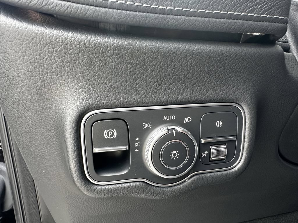 Certified 2025 Mercedes-Benz G 550 image 35