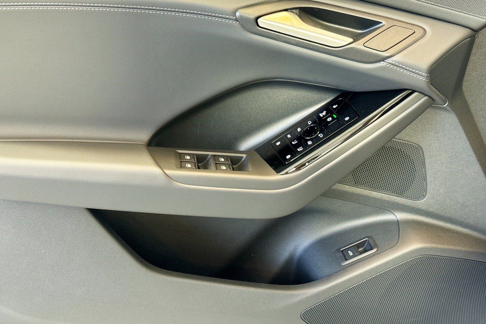 New 2027 Audi Q6 e-tron Premium Plus AWD/4WD image 15