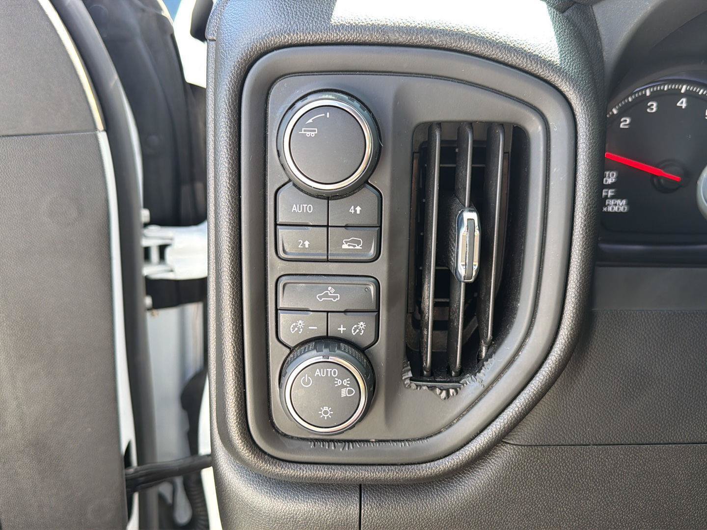 Used 2024 Chevrolet Silverado 1500 Custom w/ Turbomax Blackout Package AWD/4WD image 19
